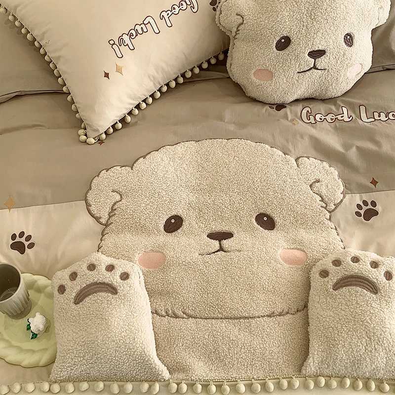 Christmas Cute Cartoon Bear Applique Embroidery 100 Cotton Child Bedding Set Single Quilt Cover Bed Comforter Cover Bed Sheet Pillowcases Y251126