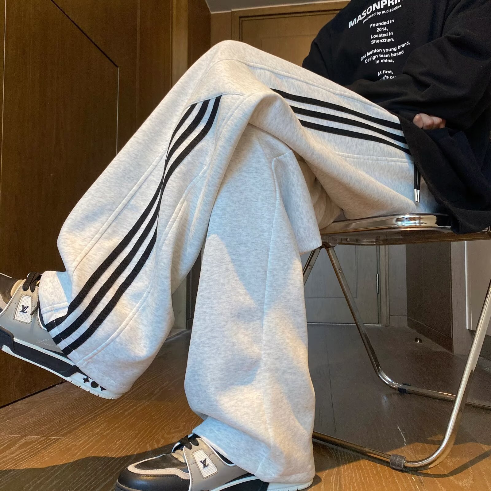 American striped sweatpants for male students with plush trendy brand design, versatile sports pants, straight leg wide leg pants