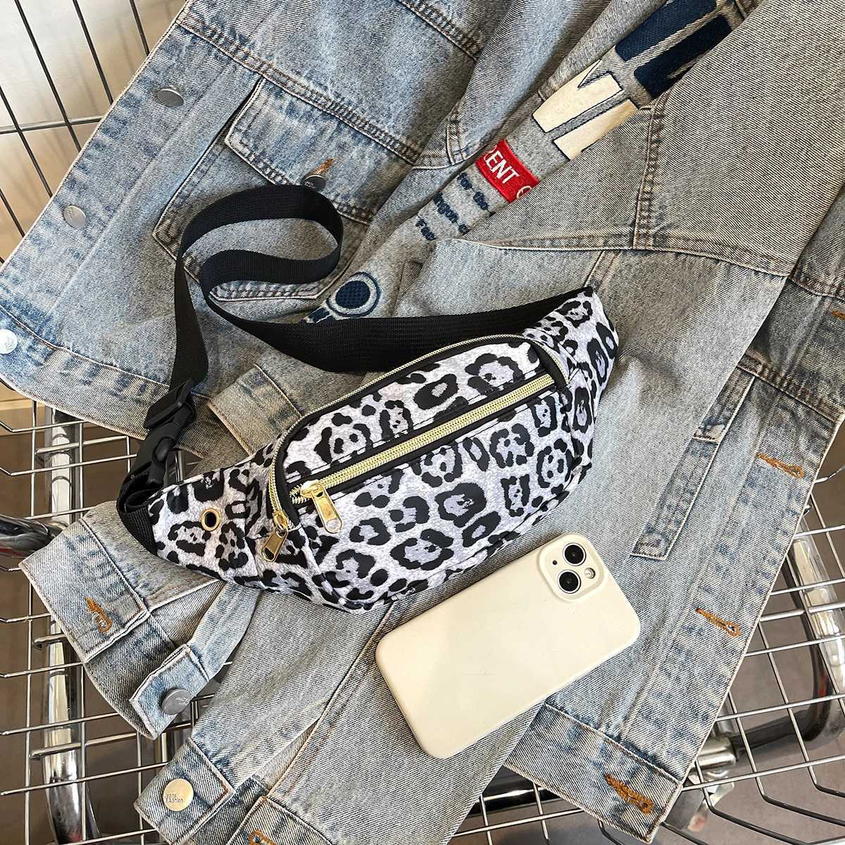 Fashion Leopard Print Waist Bag Street Trend Fanny Pack Woman Chest Pack Canvas Belt Bag Female Designer Shoulder Crossbody BagsT251126