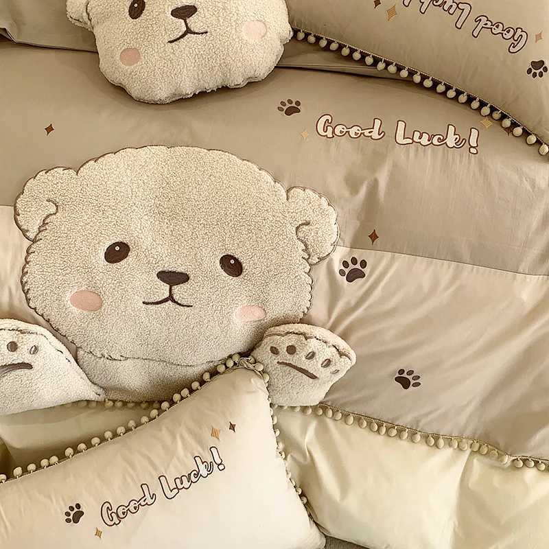 Christmas Cute Cartoon Bear Applique Embroidery 100 Cotton Child Bedding Set Single Quilt Cover Bed Comforter Cover Bed Sheet Pillowcases Y251126
