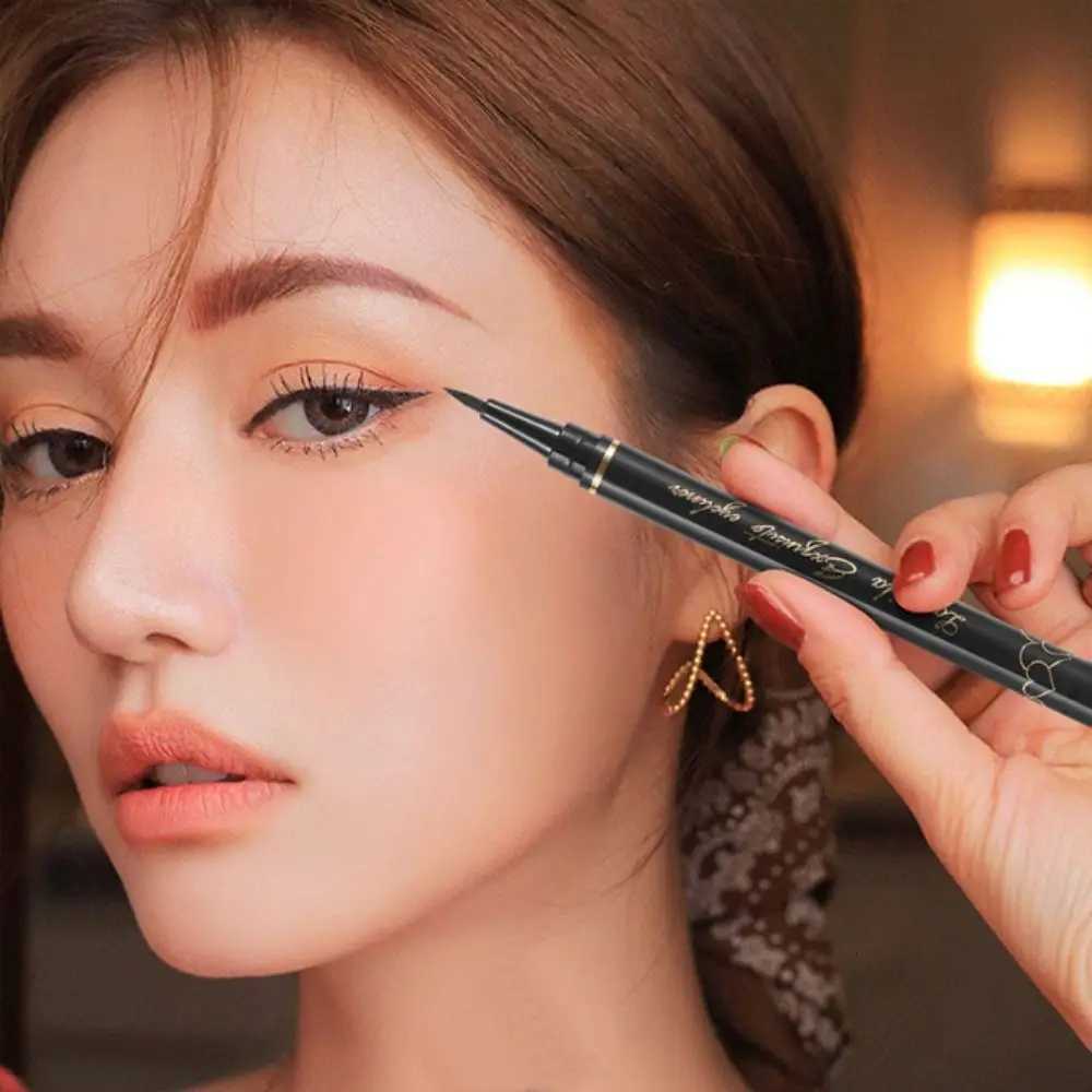 New Long Lasting Waterproof Black Eyeliner Smooth No Smudge Liquid Eyeliner Pen Cosmetic Quick Drying Matte Eye Liner WomenT251126
