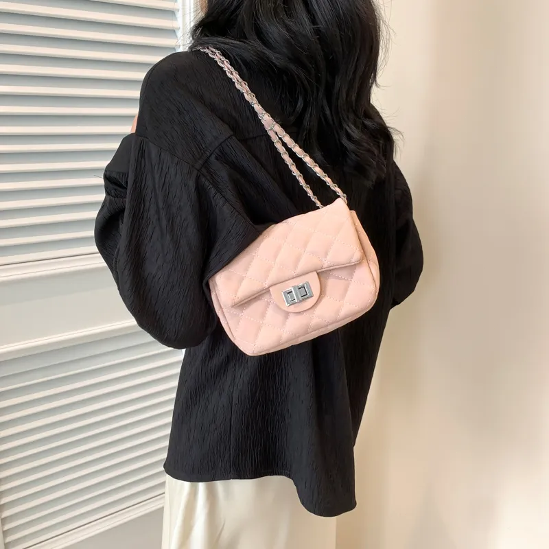 2025 designer shoulder bags for womens chain fashion flap bag versatile single shoulder crossbody bag