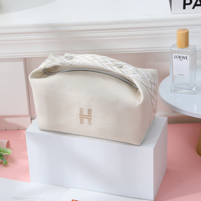 Canvas makeup pouch, luxurious waterproof cosmetics bag, large-capacity toiletry bag, portable storage pouch, travel toiletry organizer, essential car