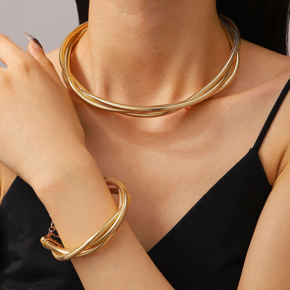 Exaggerated multi-layer Fried Dough Twists metal New 2025 short choker collar chain necklace accessories