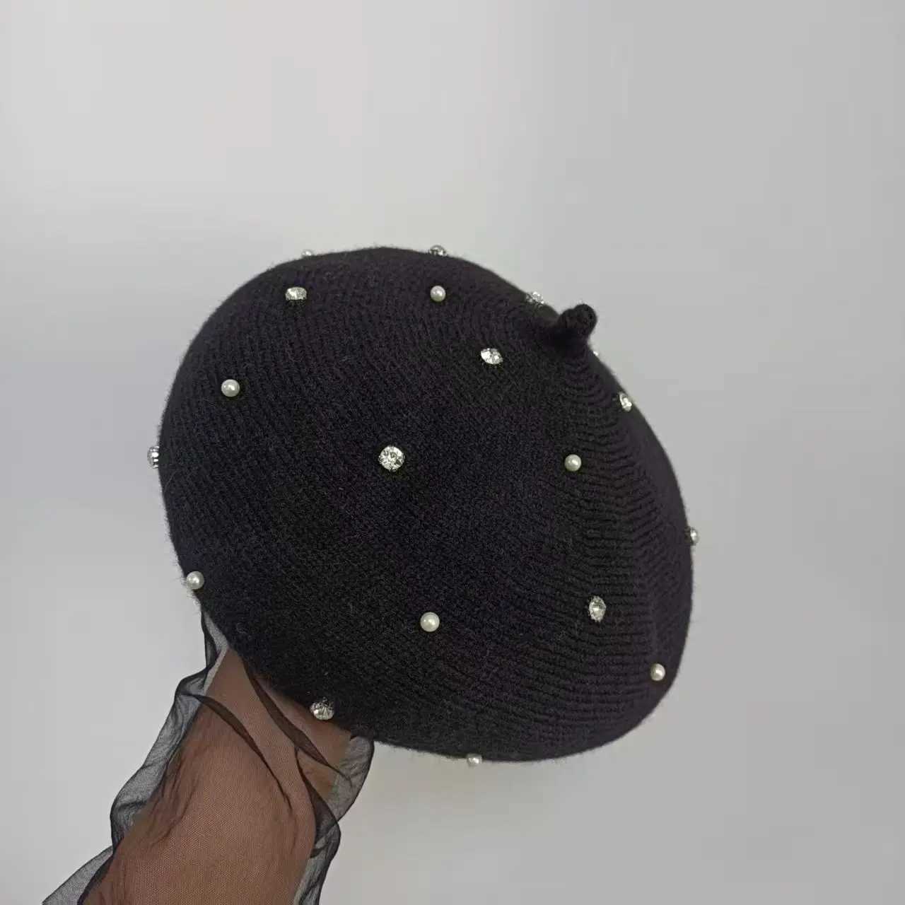 Winter Rhinestone Berets Hat for Women New Wool Woven Thickened Warm Painter Caps Retro Knitted Mushroom Hats for Girl MAXSITI U J251125