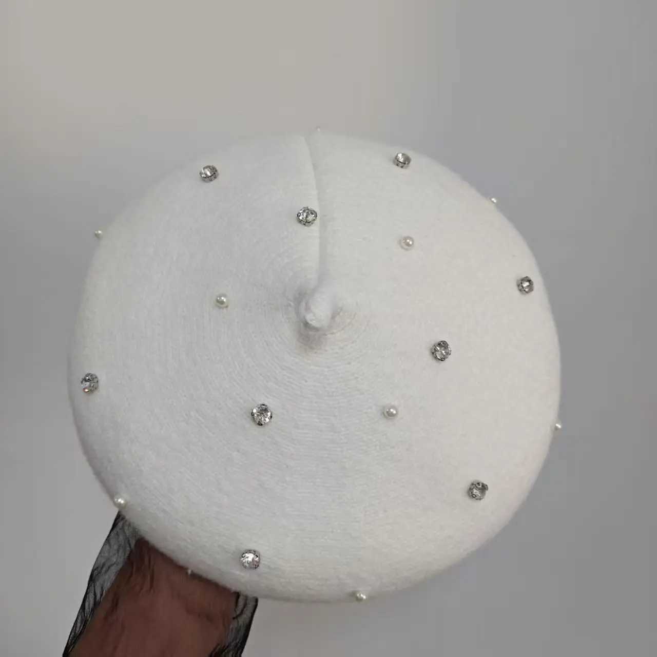 Winter Rhinestone Berets Hat for Women New Wool Woven Thickened Warm Painter Caps Retro Knitted Mushroom Hats for Girl MAXSITI U J251125