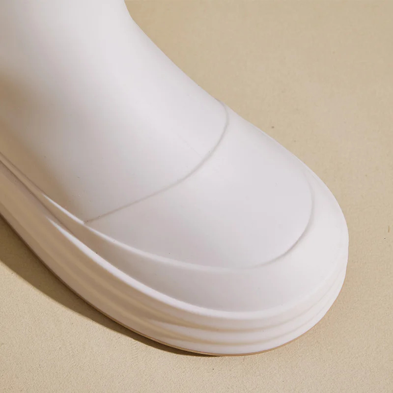 -style Cuffed Stylish and Trendy Rain Boots Waterproof Water Shoes for Adult Women Suitable for Outdoor Use 250425