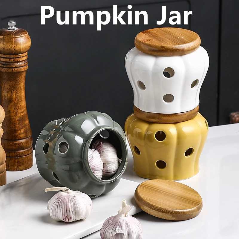 Pumpkin Jar with Lid Hollow Out Kitchen Ventilation Storage Tank Durable Ceramic Garlic Ginger Dried Chili Pepper Storage Jars Y251126