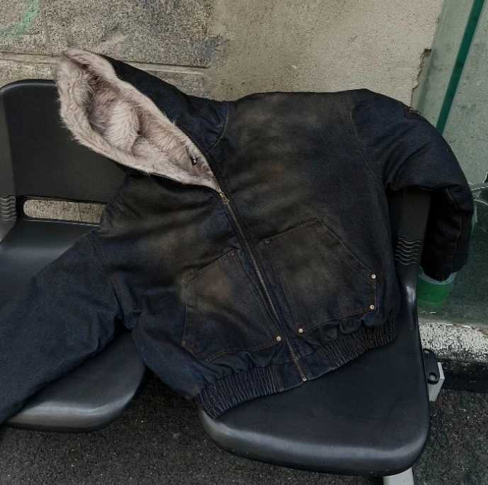Fashion Streetwear Harajuku Vintage Fur Lined Denim Hooded Jacket Men Women Worn Out Washed Casual Black Zipper Jacket for Winter Warmth Y251125