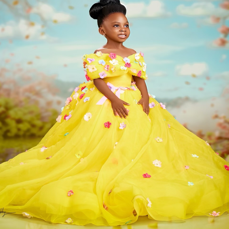 2026 Yellow Ball Gown Flower Girl Dresses Off Shoulder Flowers Organza Little Girl Christmas Peageant Birthday Christening Tutu Dress Gowns ZJ4276