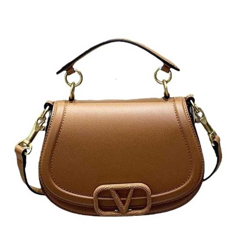 2025 new saddle bag womens high-end shoulder messenger bag versatile fashion handbag tide K251126