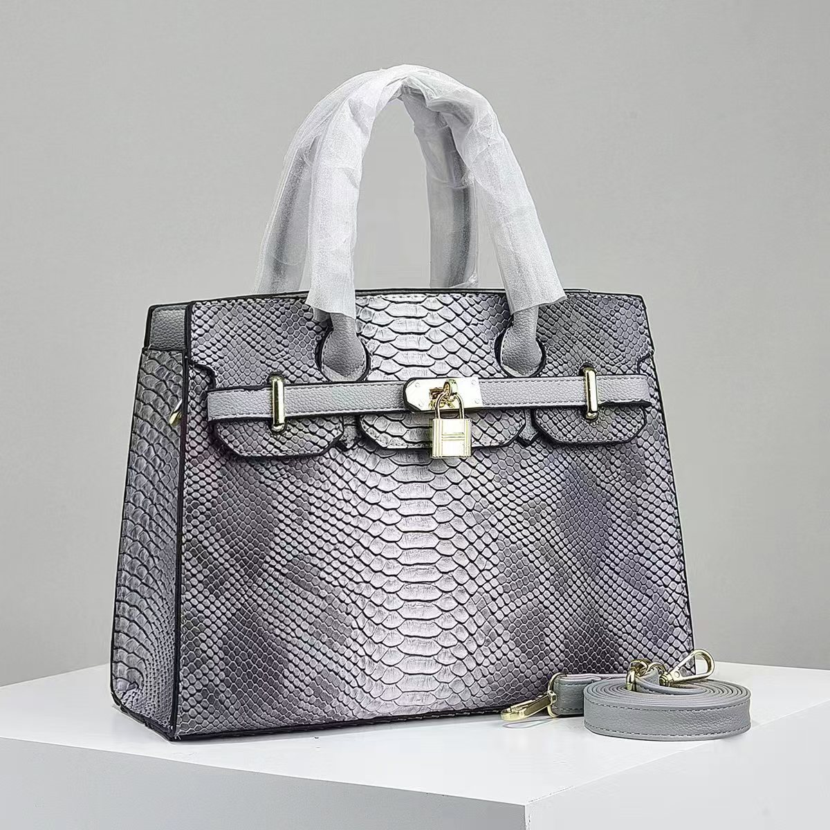 Luxury Tote Bag for Women - Stylish Snake Print Crossbody Bag (Free Shipping) - New Arrival Designer-inspired Handbag