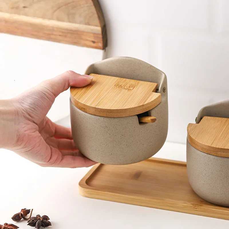 Japanese Style Ceramic Seasoning Jar Bamboo lid Spice jar With Spoon Kitchen Sugar Salt Spices Storage Box Household Container Y251126