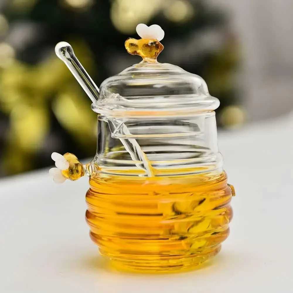 Honey Jar with DipperLid and Bee Decoration Beautiful Honey Shaped Glass Honey Pot for Home Kitchen and Decoration Y251126