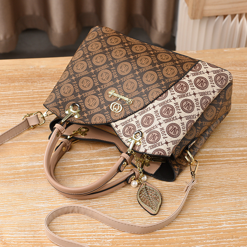 2025 New Designer Bag Women's Crossbody New Versatile Mom Bag Summer Fashion Handbag Single Shoulder Women's Atmosphere