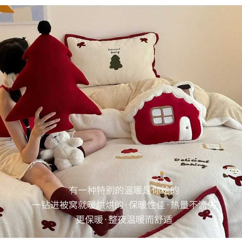 Christmas Four-piece girl heart thickened warm bionic cashmere cute Christmas flower embroidery autumn winter quilt cover bedding high-end Y251126
