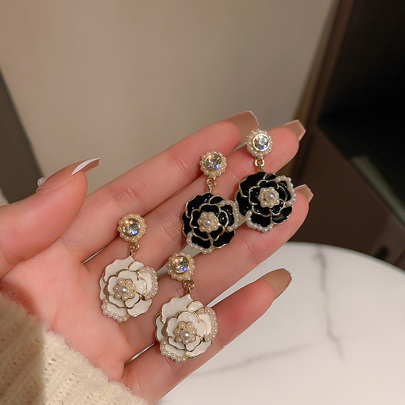 Silver Needle Pearl Inlaid Diamond Oil Drop Camellia French Retro High-end Niche Versatile Stud Earrings Wholesale - view 7