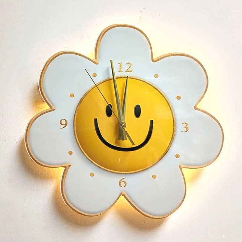 Luminous Sunflower Cartoon Silent Decorative Wall Clock Living Room Childrens Room Office Decorative Wall Clock C251126