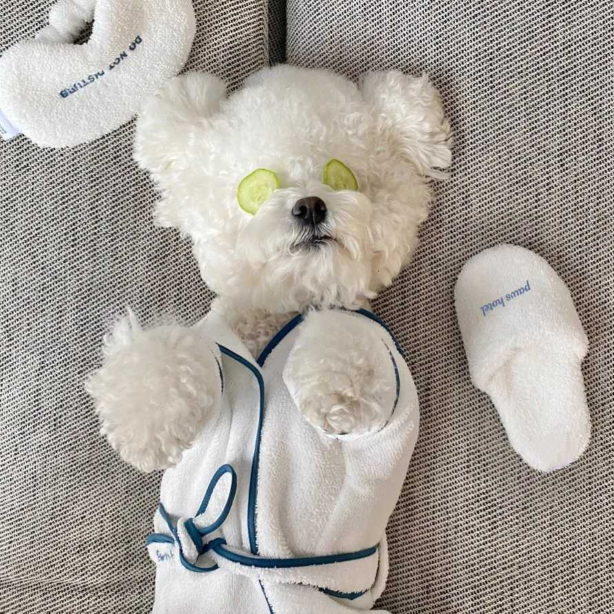 Cute INS Hotel Style Puppy Dog Clothes Pet Bath Towel Bathrobe Photo Props Nightgown Pajamas Designer Bichon Teddy Bulldog Gift Y251126