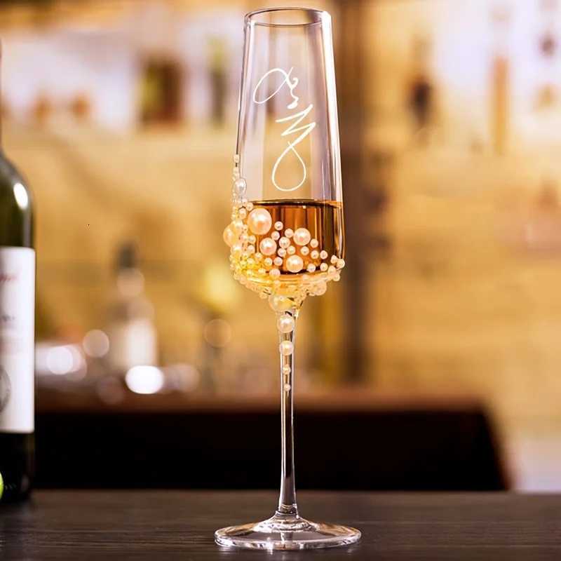 2pcs Elegant Pearl Crystal Champagne Glasses with Cursive Script DesignHandcrafted Clear Glassware for Weddings C251126