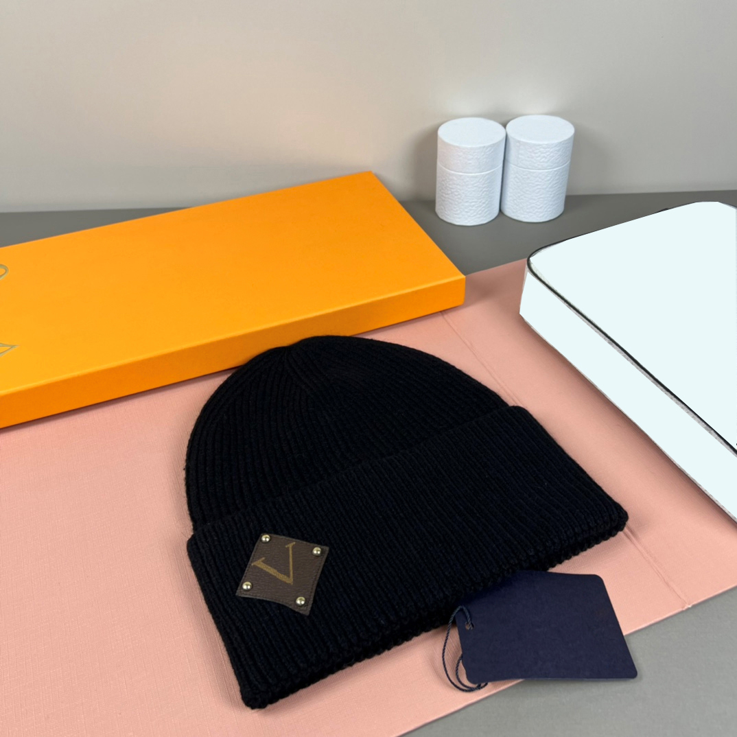 designer mens beanie Printed logo hat Solid color exquisite womens Hat trend autumn winter wool Elegance versatile temperament Casual fashion warm good