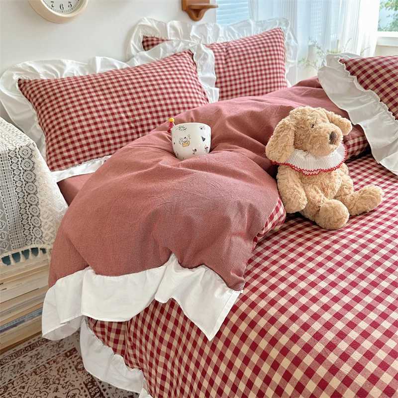 Christmas 3pcs redblack plaid Duvet Cover Set 1Duvet Cover 2Pillowcase Without Core Lace embroidery Bedding Set Y251126