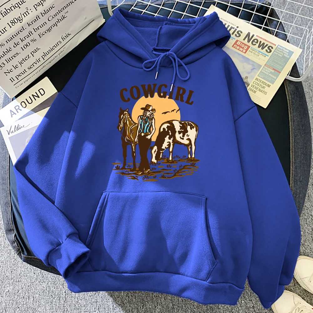 The Cowgirl And Her Cow And Horse Live In The West Hoody Woman Hip Hop Street Hoodies Crewneck Pocket Clothes Loose Pullover J251136