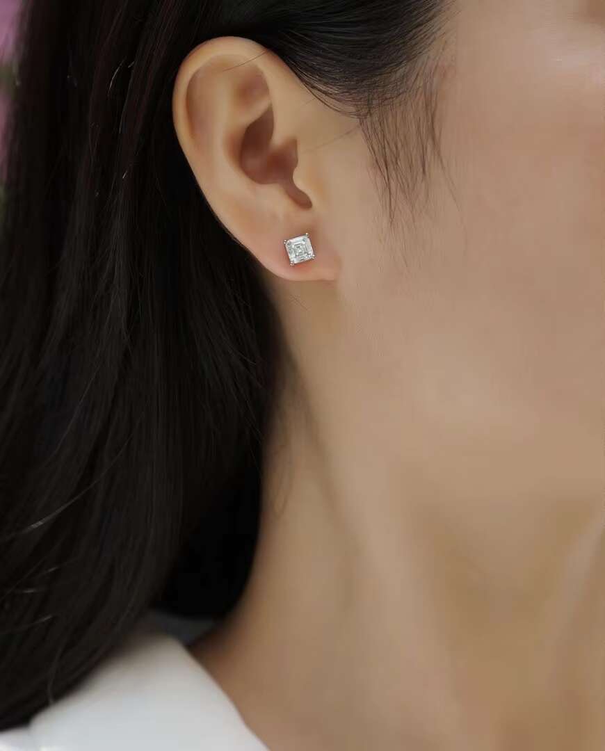 Factory Wholesale Classic Dia Four-Prong Moissanite S Sterling Sier Stud Earrings