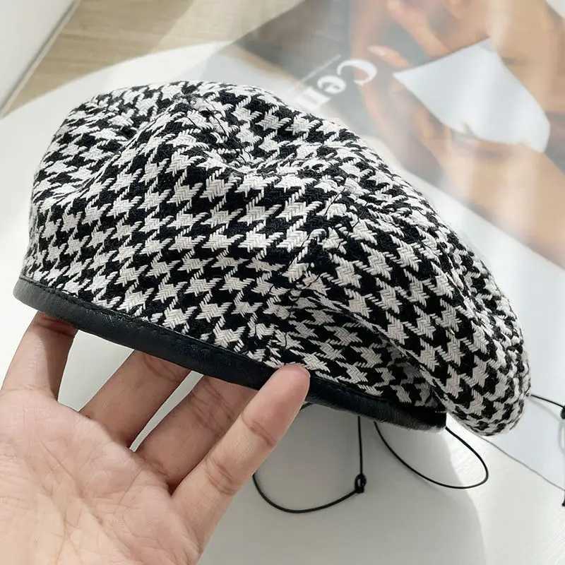 Black and White Plaid Beret Women French Berets Fashion Caps Female Houndstooth Berets Girls Beanie Hat With Adjustable Rope J251125