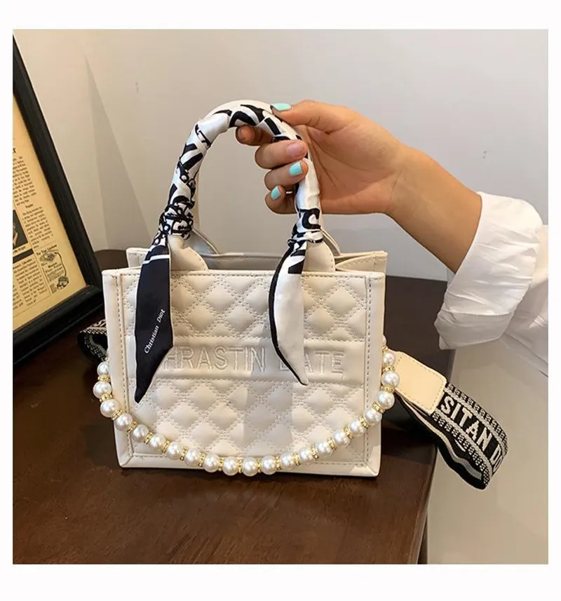 Free Shipping 2025 New Designer Shoulder Bag Vintage Plain Casual Versatile Tote Package For Woman Black Designer Bag Luxury Bag Toted Esigner Bag Lux