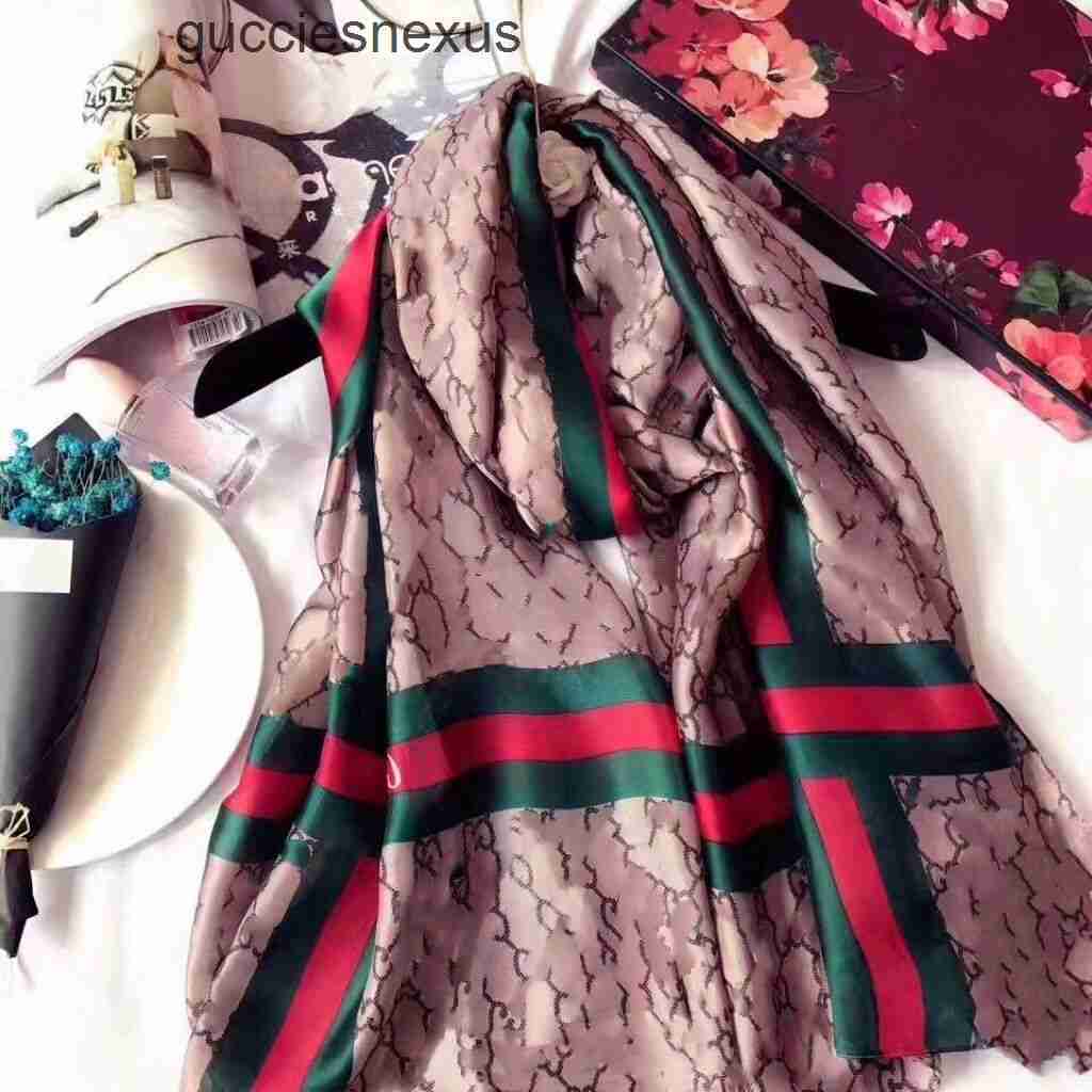 Women Silk flower scarf Ladies Designer Scarves Fashion Headscarf Women Red green Floral alphabet design Letter Prin gg guicily guiccly guccc guccily gucciily IOQG
