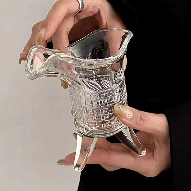 Funny antique Qin Shi Huang teacup cup jazz cup ancient emperor three-legged cup creative wine glass C251126