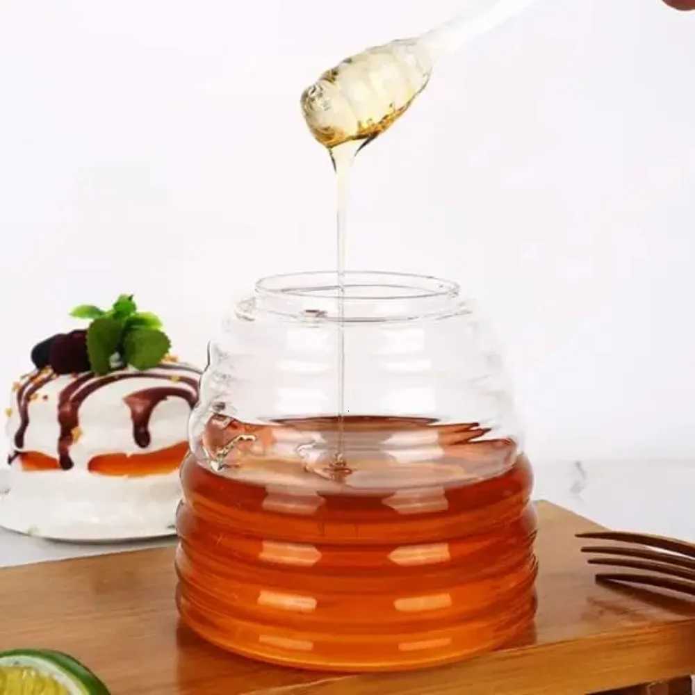 Honey Jar with DipperLid and Bee Decoration Beautiful Honey Shaped Glass Honey Pot for Home Kitchen and Decoration Y251126