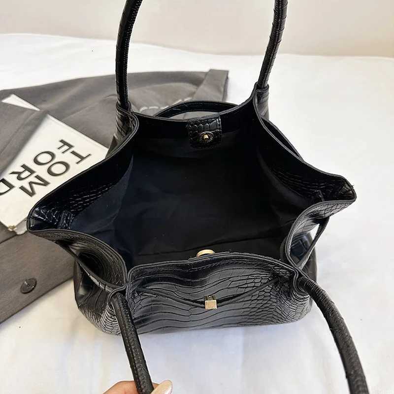 Black Brown Design Large PU Leather Hobo Underarm Bags Lady Winter Shoulder Bag for Women 2025 New Trend Y2K Handbags and Purses H260425