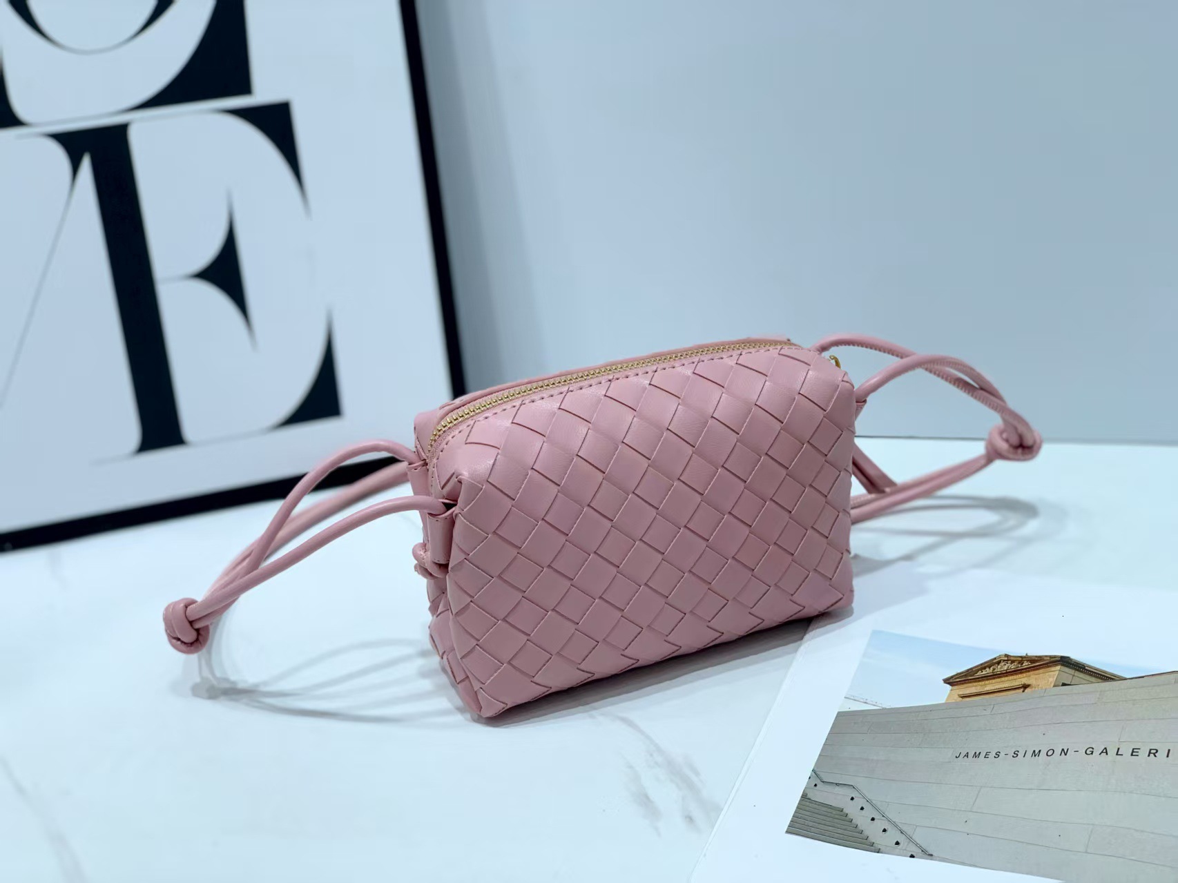 Designer Handbag Luxury New Woven Bag Phone Bag Single Shoulder Crossbody Camera Bag Adjustable Drawstring Small Square Bag Underarm Women's Bag