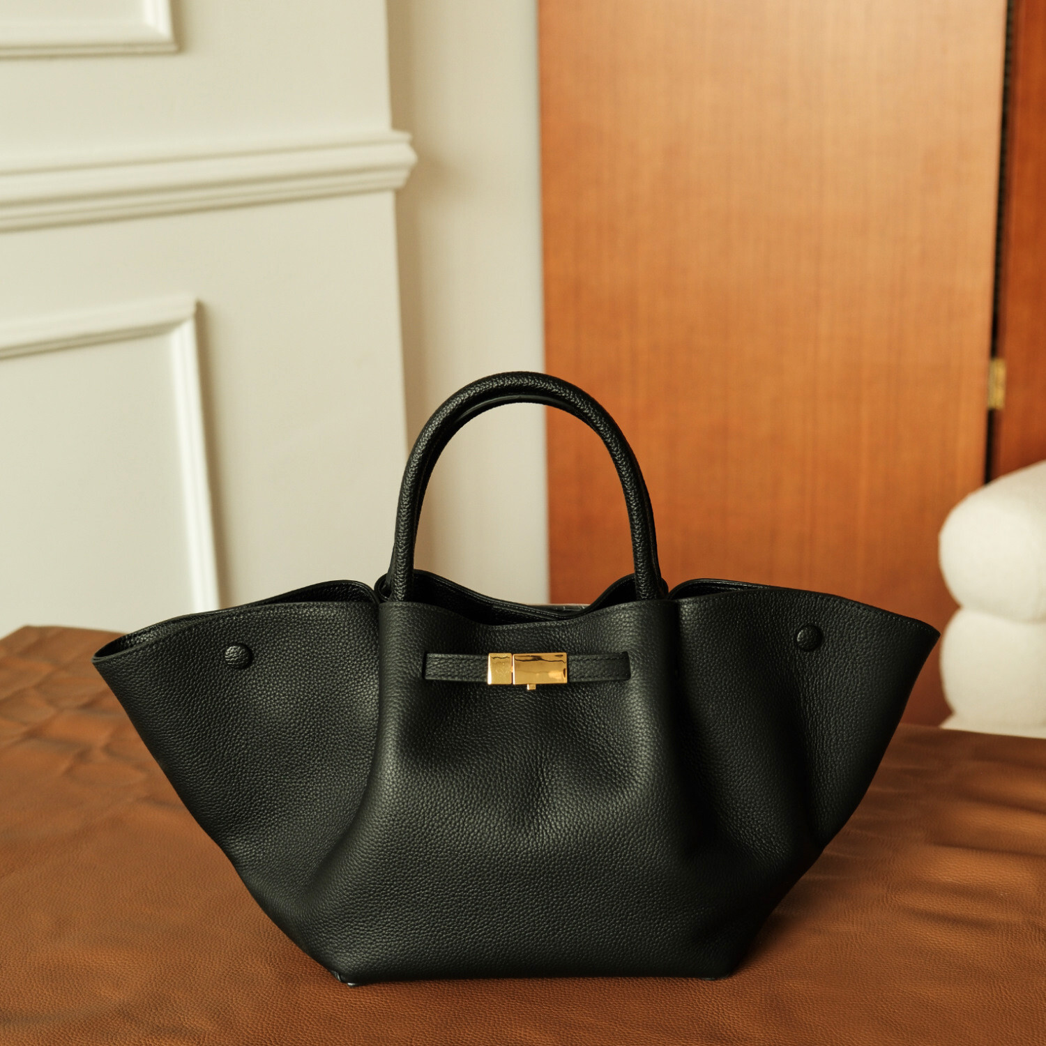 2025 New Designer Wing Bag With High-end Feel New York Bag Made Of Genuine Leather Large Capacity Tote European And American Portable Briefcase