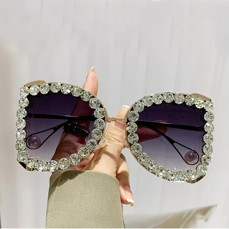 Fashion Vintage Diamond Oversized Sunglasses Women Sun Glasses Big Frame Punk Crystal Rhinestone Shades 250424