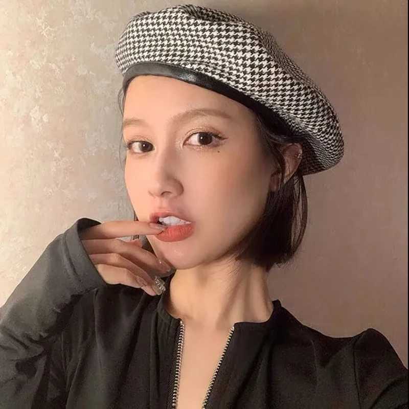 Black and White Plaid Beret Women French Berets Fashion Caps Female Houndstooth Berets Girls Beanie Hat With Adjustable Rope J251125