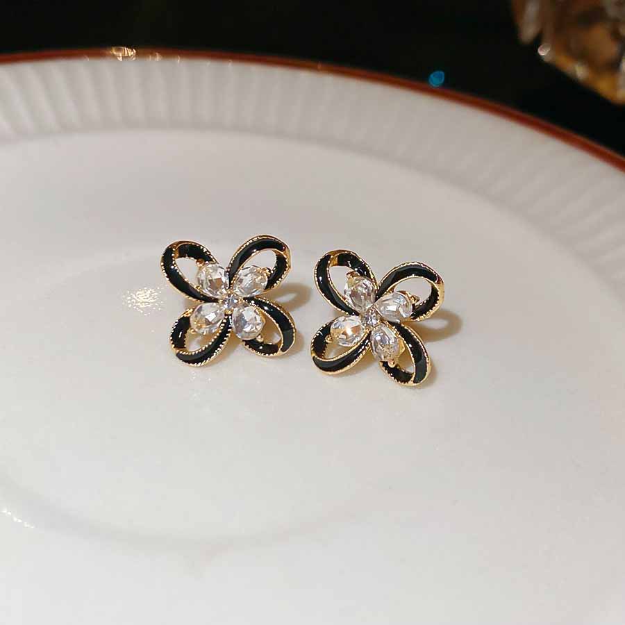 Silver Needle Inlaid Diamond Oil Drop Flower French Fashion Versatile Elegant Exquisite Light Luxury High-end Feel Earrings for Women - view 6