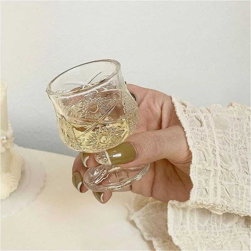 50ml High End Carved Cocktail Glass Retro Glass Cup Red Wine Cup Personzed Sweet Wine Cup Transparent Bar Exquisite Glassware C251126