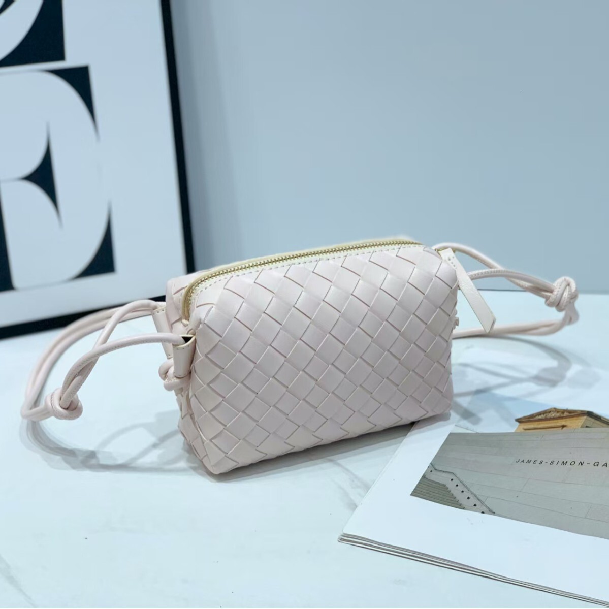 Designer Handbag Luxury New Woven Bag Phone Bag Versatile Shoulder Crossbody Bag Adjustable Thin Strap Small Square Bag Underarm Women's Bag
