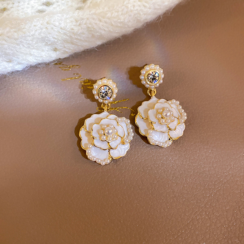 Silver Needle Pearl Inlaid Diamond Oil Drop Camellia French Retro High-end Niche Versatile Stud Earrings Wholesale - view 4