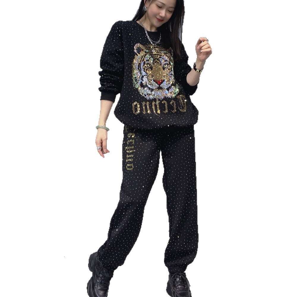 Womens Leopard Print Sports Suit - Loose Fit Long-Sleeve Sweatshirt & Trousers Two-Piece Set for Outdoor Leisure C260312