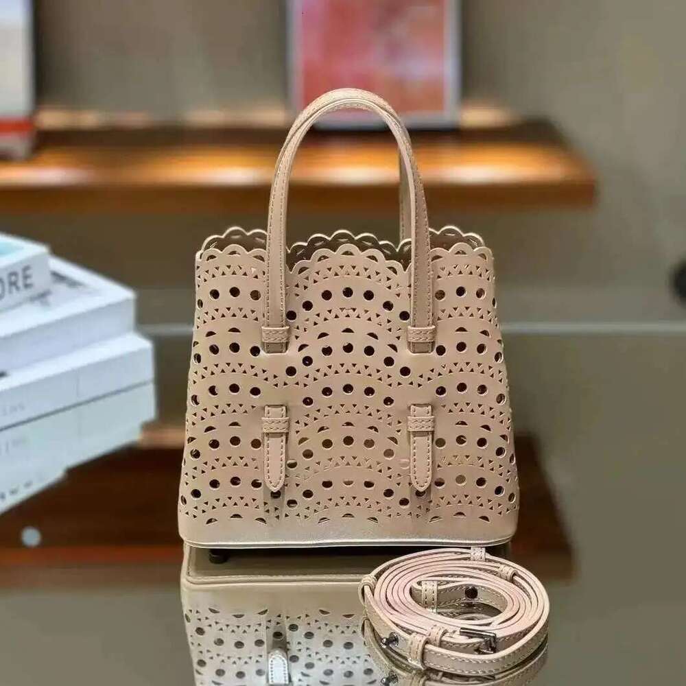 Hollow Out Tote Brand Design Designer High Quality Shoulder Handbags For Women 2025 Fashion Large Capacity Bucket Bag