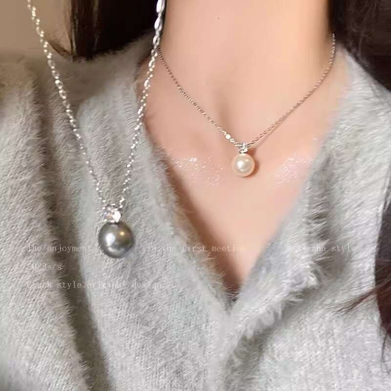 Single gray pearl zircon pendant for women in autumn winter, niche and high-end, collarbone chain, simple necklace with accessories