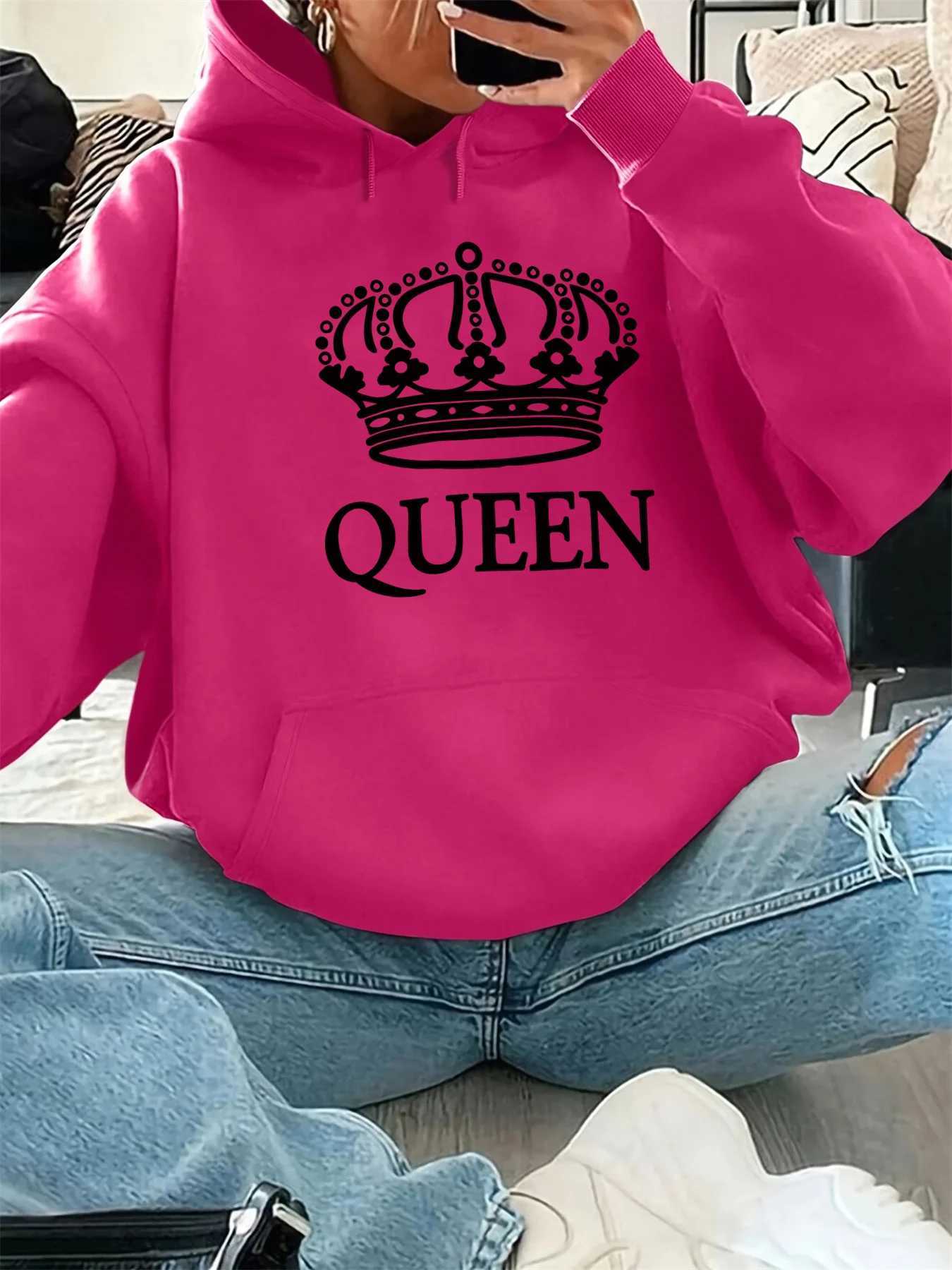 Womens autumn and winter warm and loose casual QUEEN letter printed pattern suede long sleeved hooded sweatshirt J251136