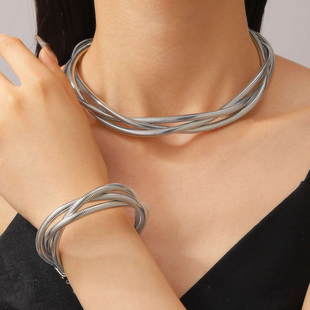 Exaggerated multi-layer Fried Dough Twists metal New 2025 short choker collar chain necklace accessories