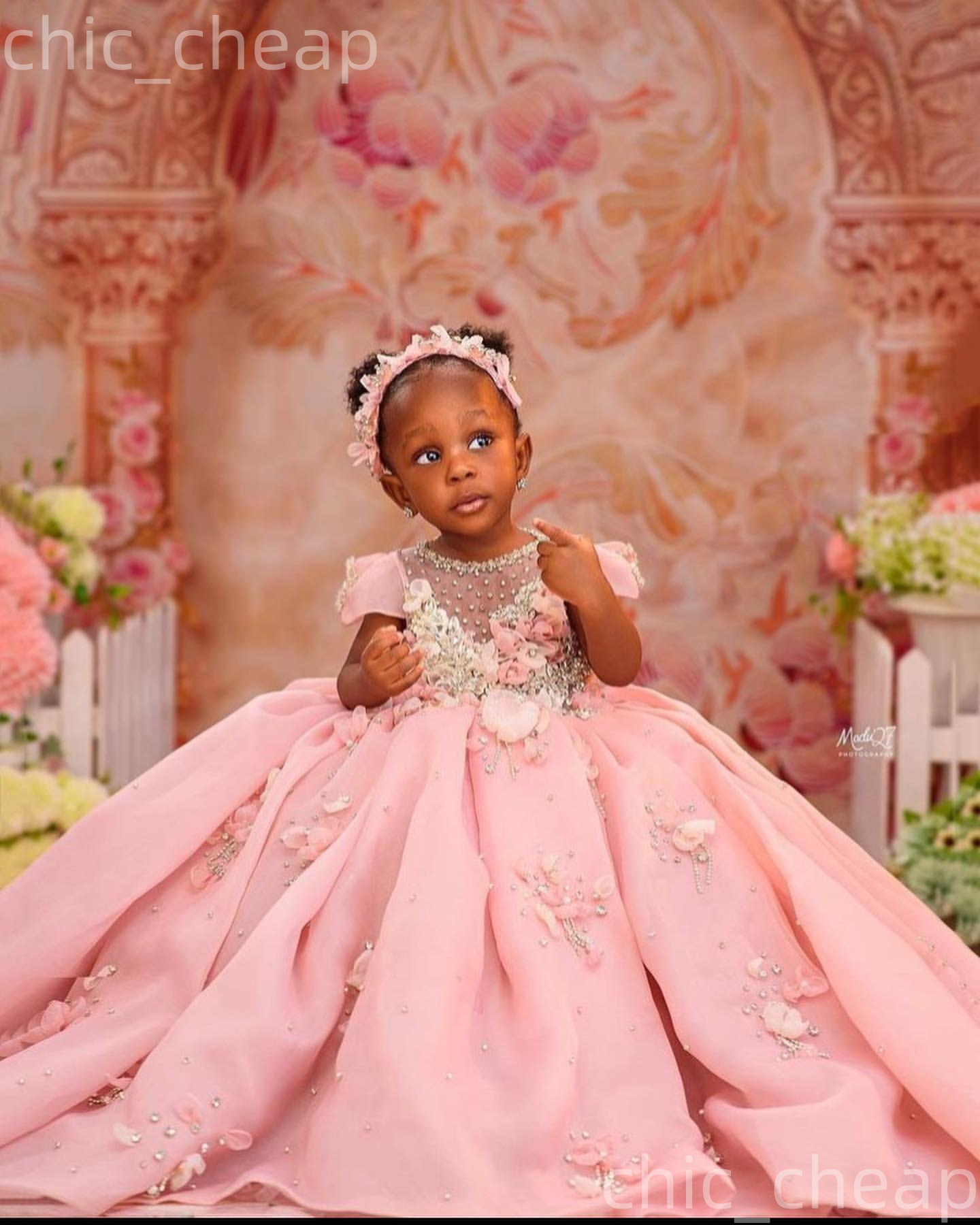 2026 Pink Ball Gown Flower Girl Dresses Sheer Neck Flowers Crystals Organza Elegant Little Girl Christmas Peageant Birthday Christening Tutu Dress Gow