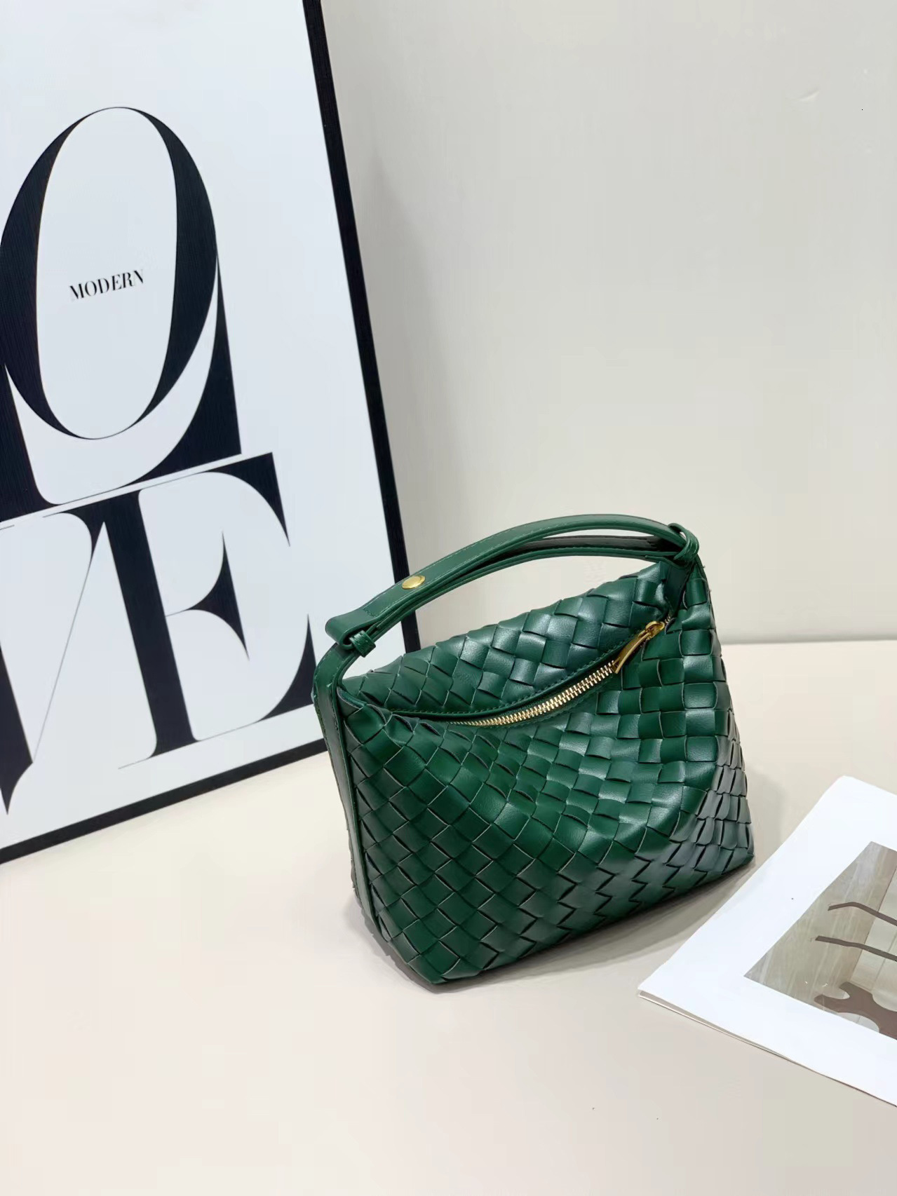 Luxury Designer Handbag Cross-border Fashion Multifunctional Woven Bag New Retro Designer Bag Fashionable Armpit Bag Shopping Basket Women's Bag