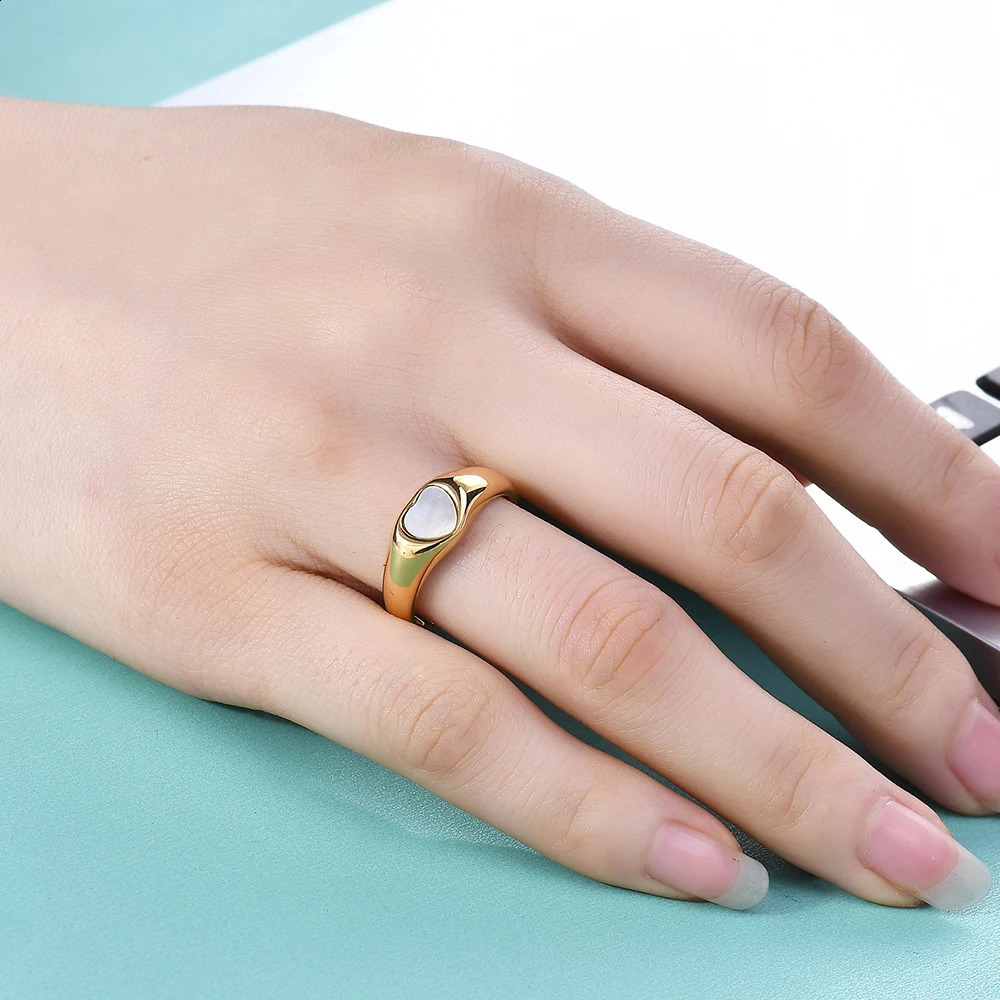 Black Enamel Statement Heart Pinky Ring For Women Valentine Day Gift Stainless Steel White Shell Anillo Mujer Jewelry Accessory 250425